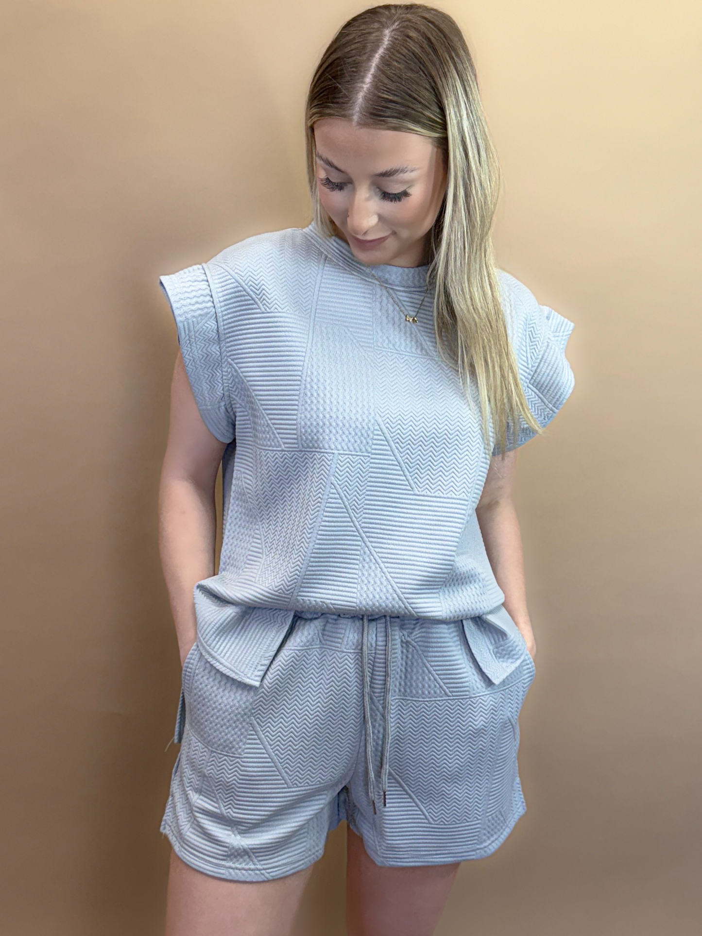 Amelia Textured Set in Grey